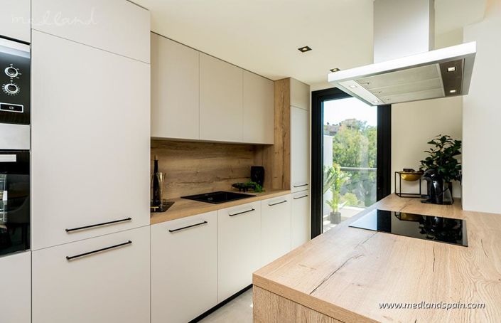 Image No.10-3 Bed Apartment for sale