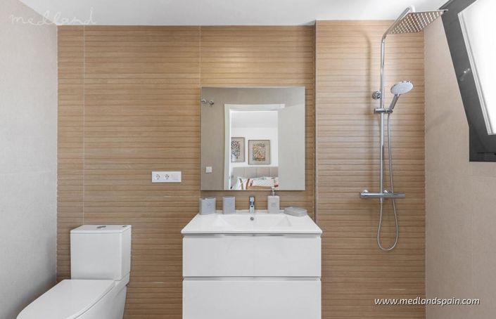 Image No.12-4 Bed Townhouse for sale