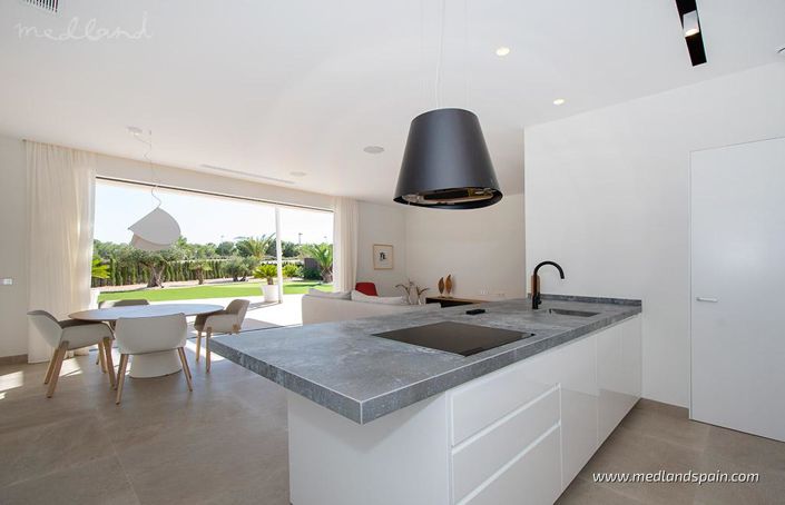 Image No.6-3 Bed Villa for sale