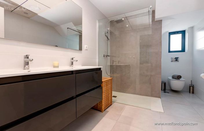 Image No.10-3 Bed Villa for sale