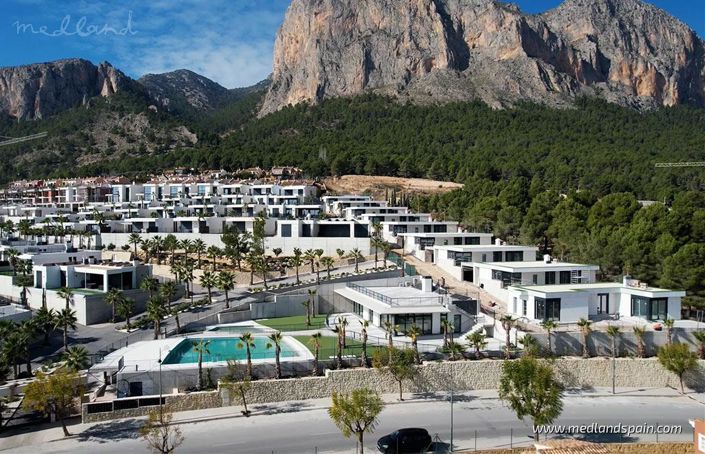 Image No.2-3 Bed Villa for sale