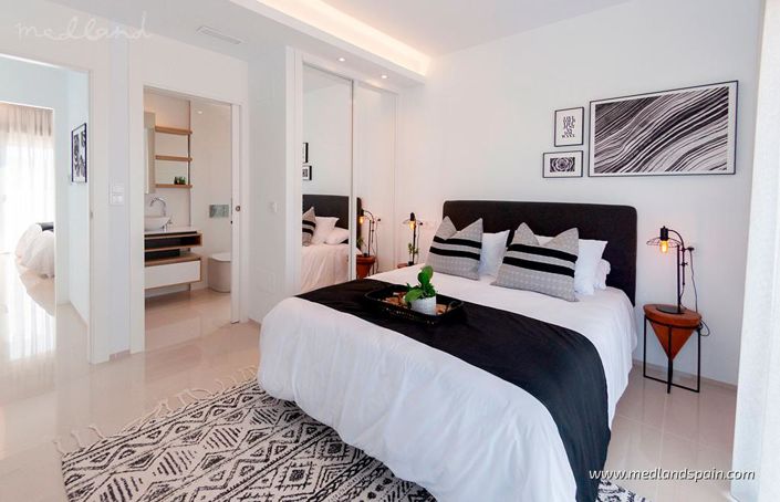 Image No.10-3 Bed Villa for sale