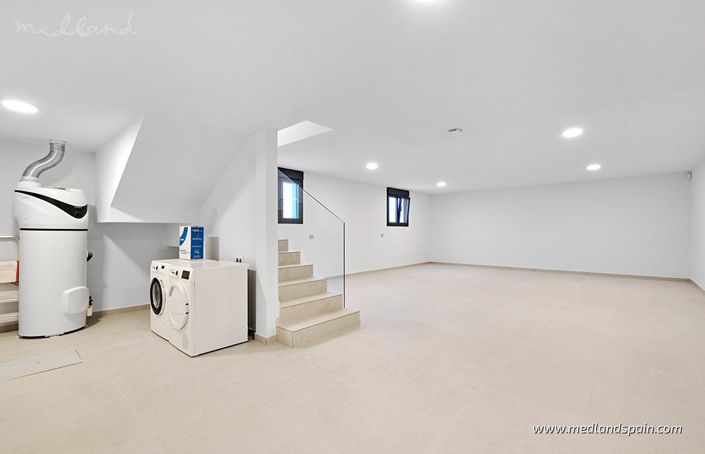 Image No.13-3 Bed Villa for sale