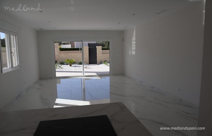 Image No.5-3 Bed Villa for sale