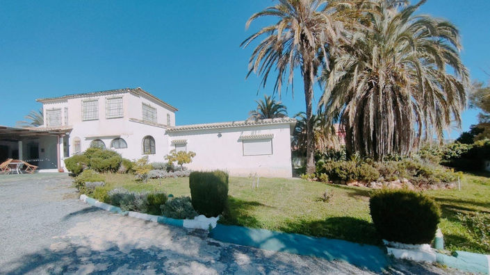 Image No.2-4 Bed Villa for sale