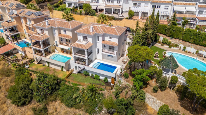 Image No.3-4 Bed Villa for sale