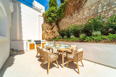 7-aa4cc561180b369757c0bb4af9886cd3