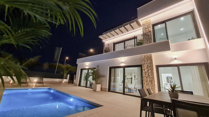 Image No.7-4 Bed Villa for sale