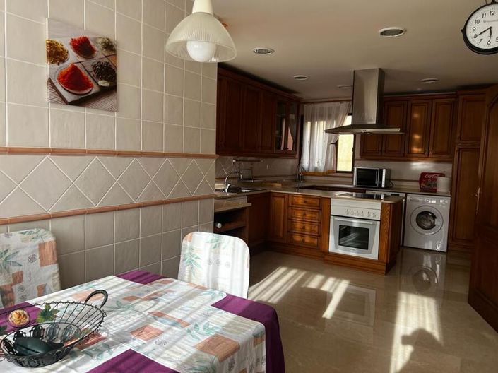 Image No.6-5 Bed Villa for sale