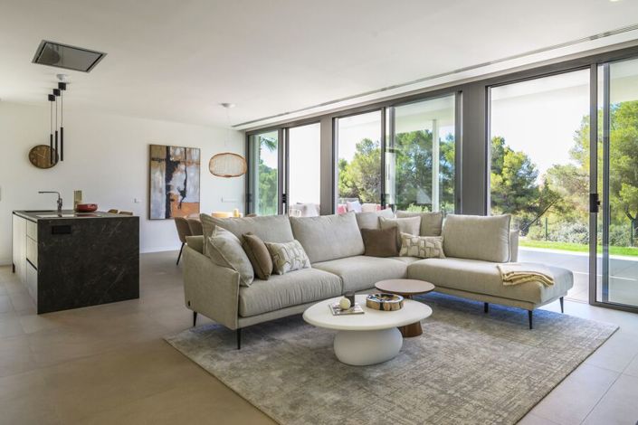 Image No.4-3 Bed Villa for sale