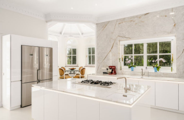 Image No.10-8 Bed Villa for sale