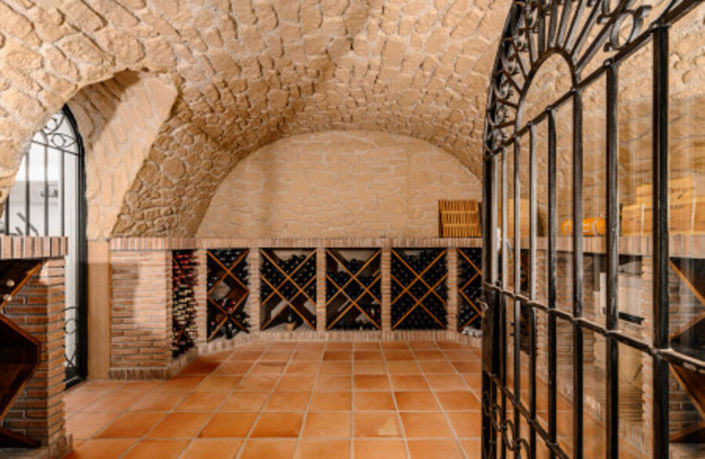 Image No.14-8 Bed Villa for sale