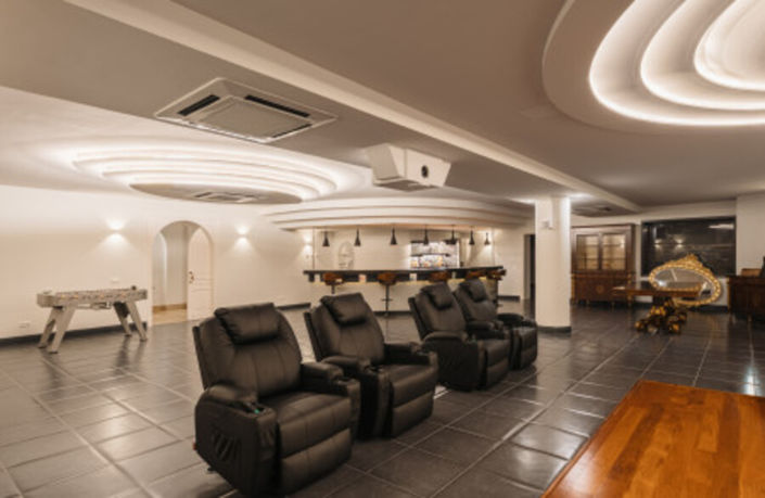 Image No.15-8 Bed Villa for sale