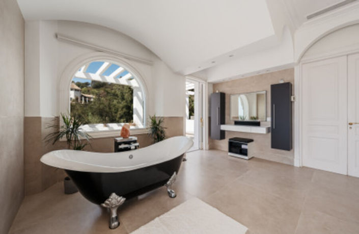 Image No.19-8 Bed Villa for sale