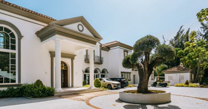 Image No.2-8 Bed Villa for sale