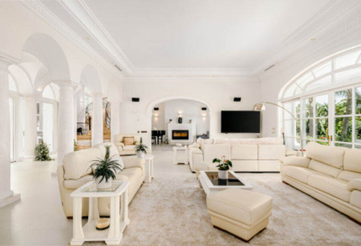 Image No.8-8 Bed Villa for sale