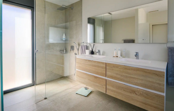 Image No.8-3 Bed Villa for sale