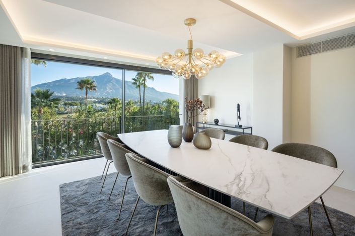 Image No.9-5 Bed Apartment for sale