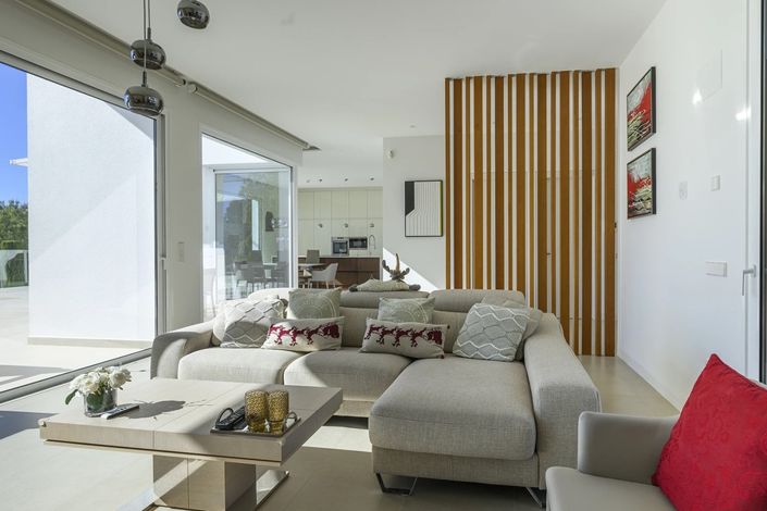 Image No.8-4 Bed Villa for sale