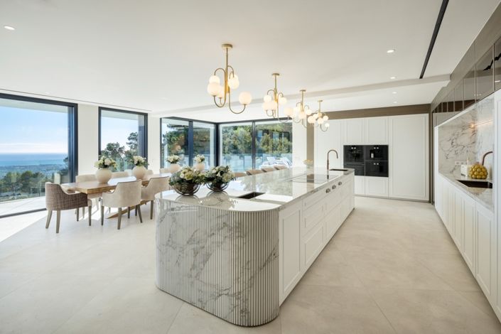 Image No.12-9 Bed Villa for sale