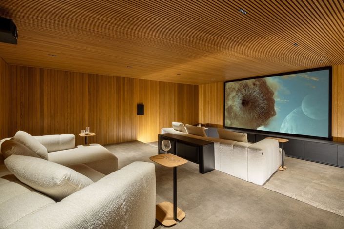 Image No.15-7 Bed Villa for sale