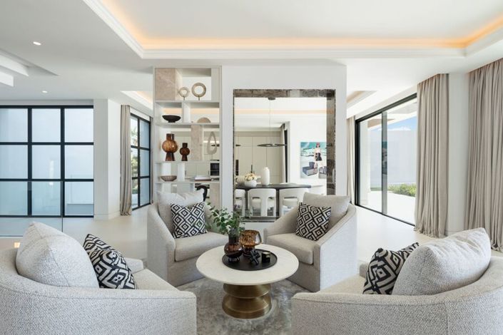 Image No.8-7 Bed Villa for sale