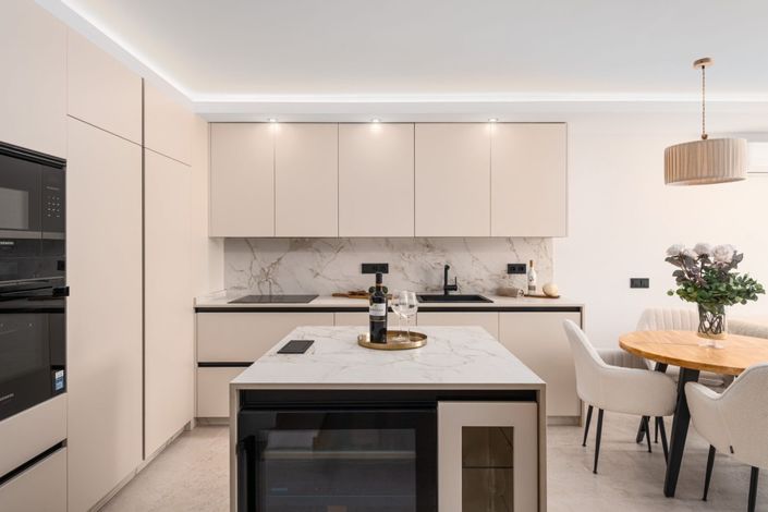 Image No.11-3 Bed Apartment for sale