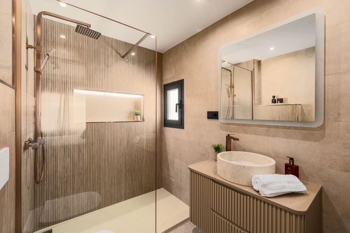 Image No.18-3 Bed Apartment for sale