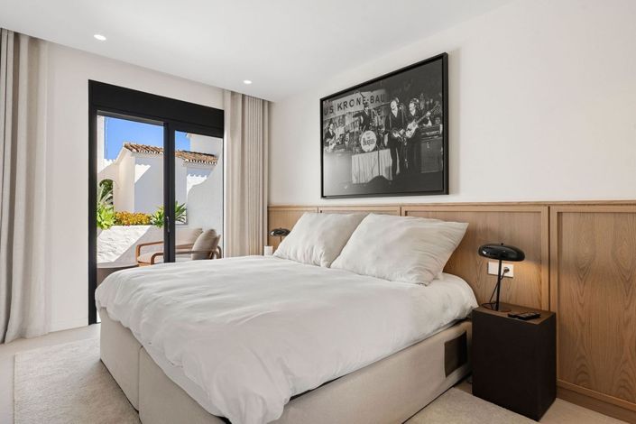 Image No.10-3 Bed Townhouse for sale