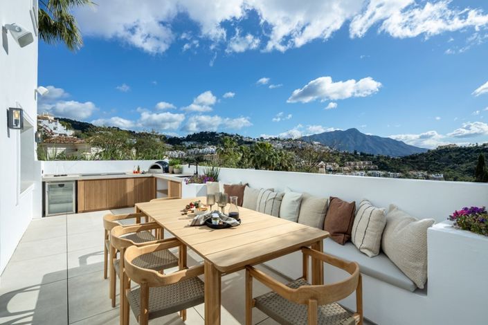 Image No.9-5 Bed Villa for sale