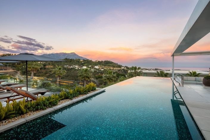 Image No.12-8 Bed Villa for sale