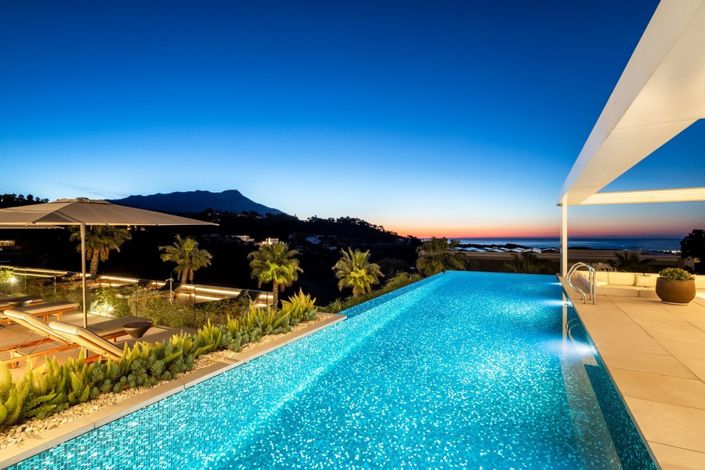 Image No.14-8 Bed Villa for sale