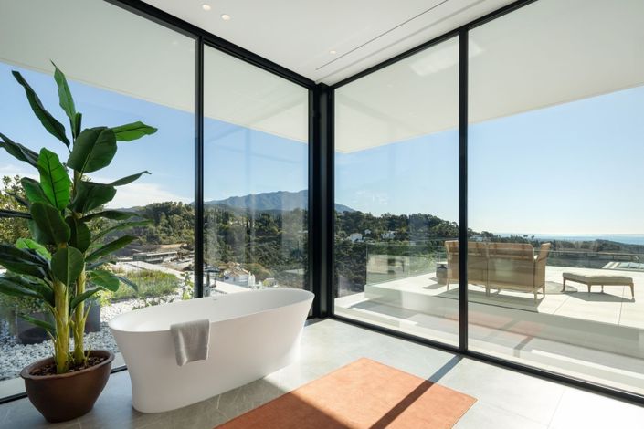 Image No.19-8 Bed Villa for sale