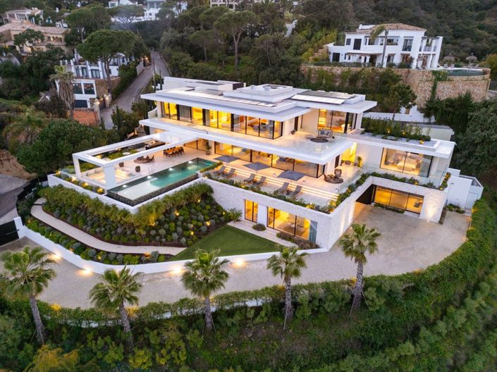 Image No.2-8 Bed Villa for sale