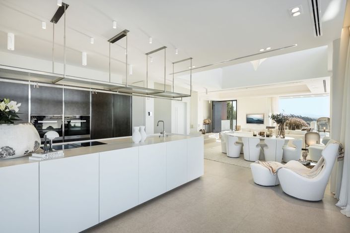 Image No.5-6 Bed Villa for sale