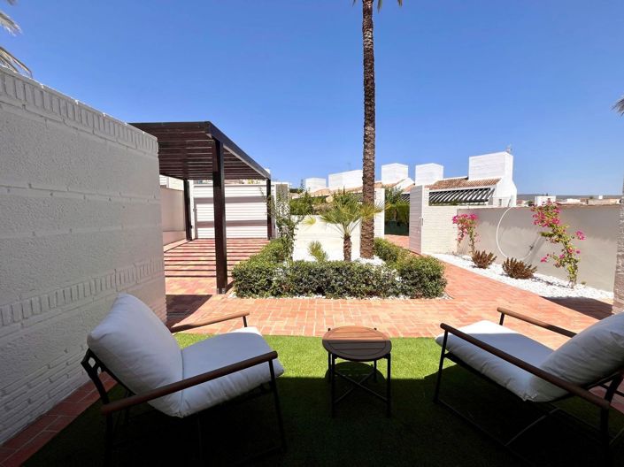 Image No.16-2 Bed Townhouse for sale