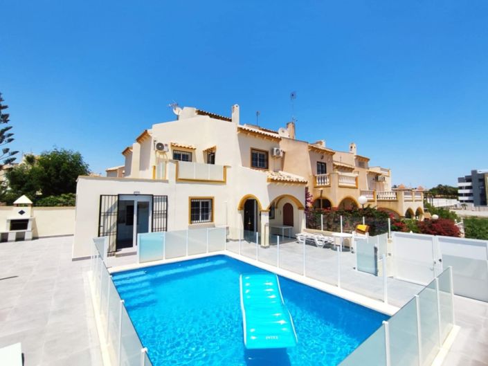 Image No.1-2 Bed Quad for sale