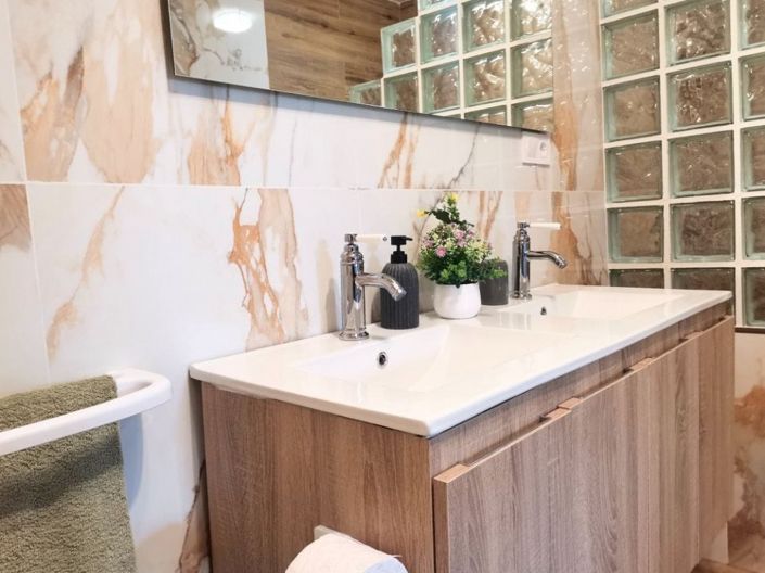 Image No.20-7 Bed Villa for sale