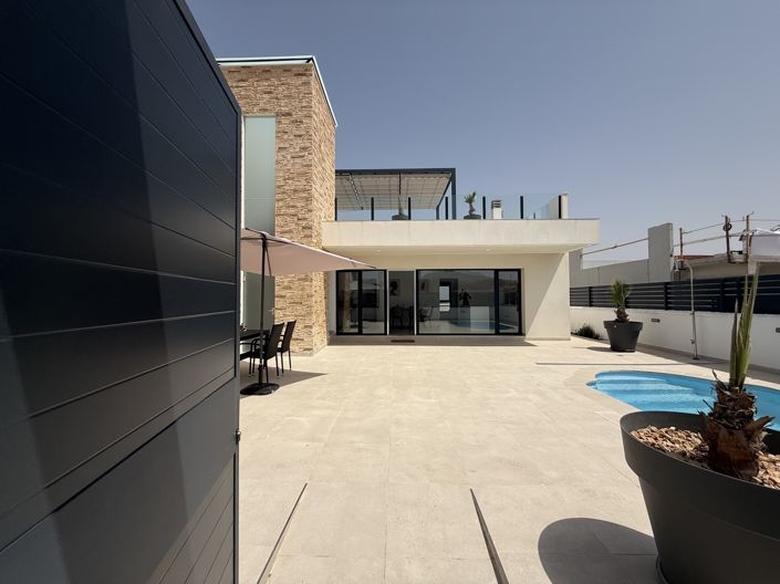 Image No.2-3 Bed Villa for sale