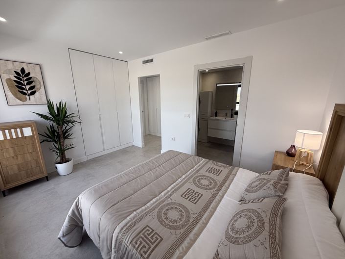 Image No.21-3 Bed Villa for sale