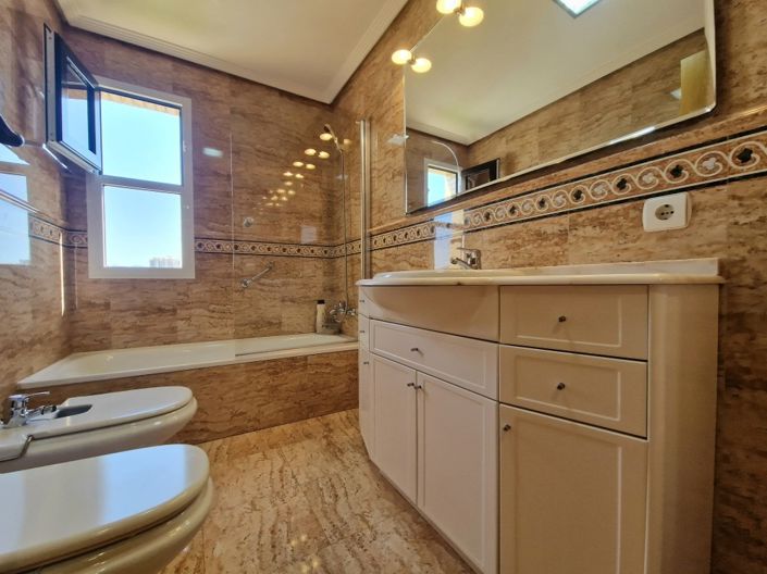 Image No.21-4 Bed Apartment for sale