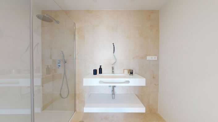 Image No.25-3 Bed Apartment for sale