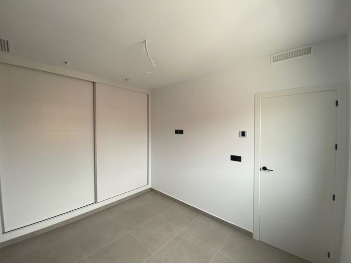 Image No.8-3 Bed Villa for sale