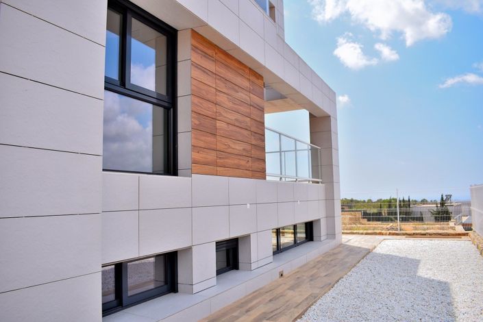 Image No.4-4 Bed Villa for sale