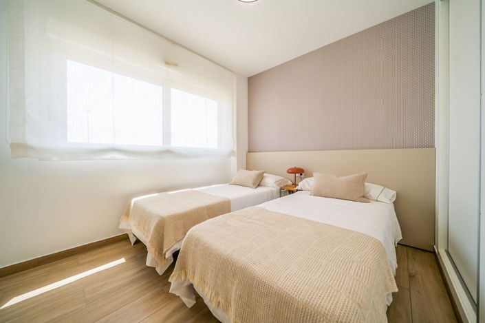 Image No.20-2 Bed Bungalow for sale