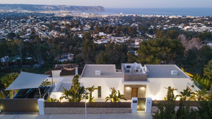 Image No.2-4 Bed Villa for sale