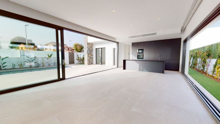 Image No.9-3 Bed Villa for sale