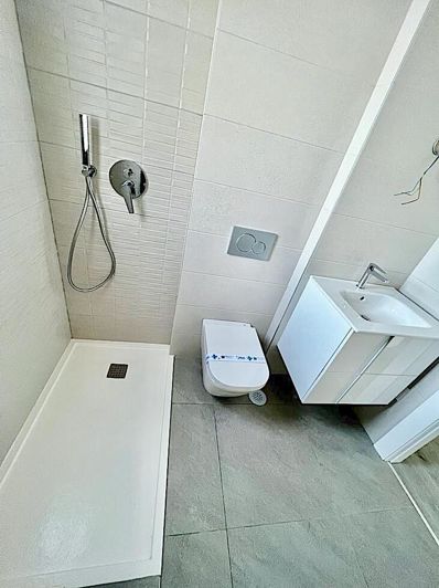 Image No.11-3 Bed Property for sale