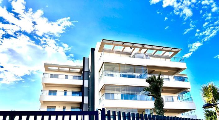 Image No.12-3 Bed Property for sale