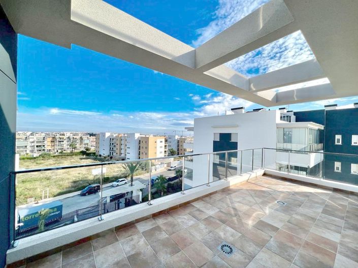 Image No.3-3 Bed Property for sale